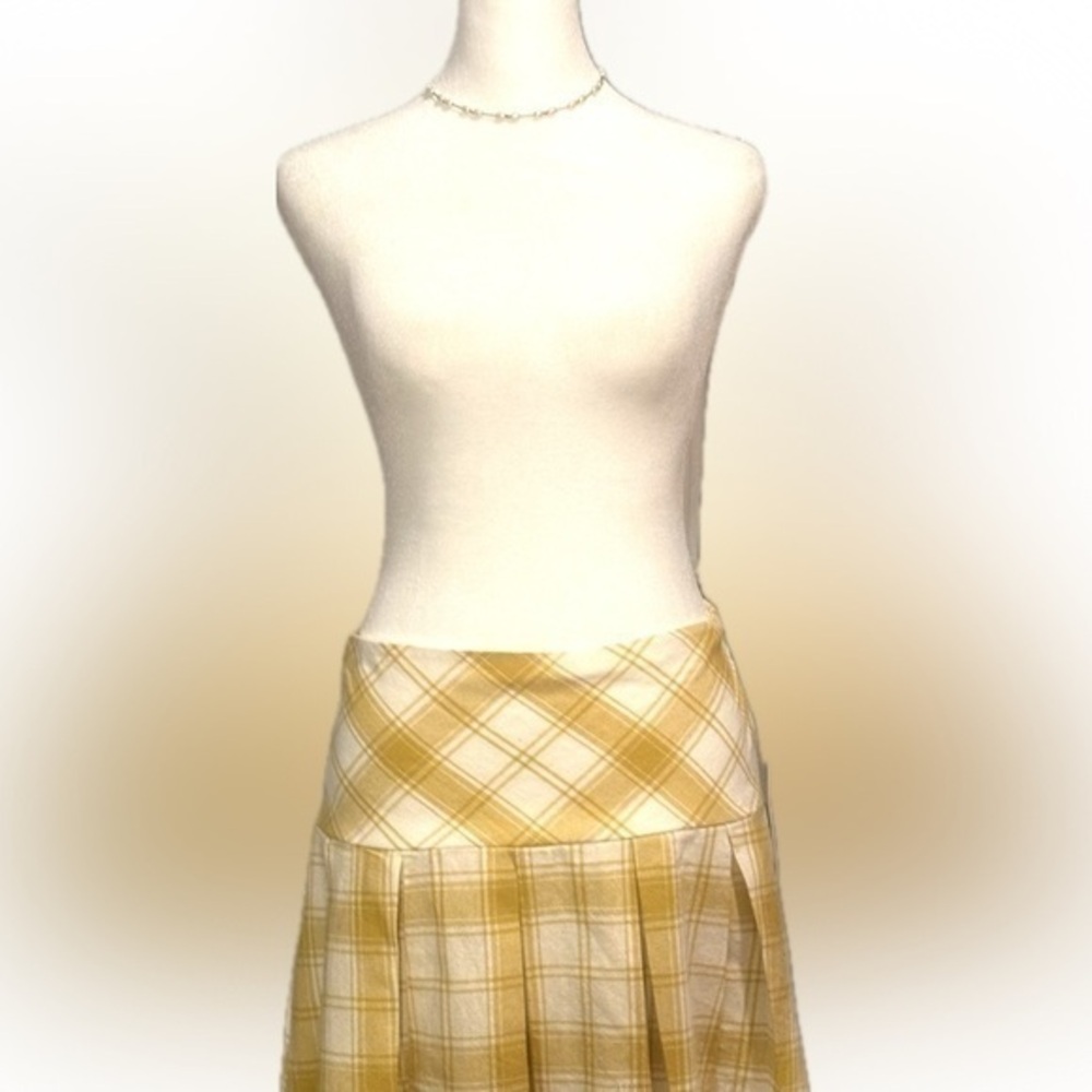 - NWT. URBAN Romantics  Trendy Y2K  plaid Mini Pleated A Line skirt Sz M